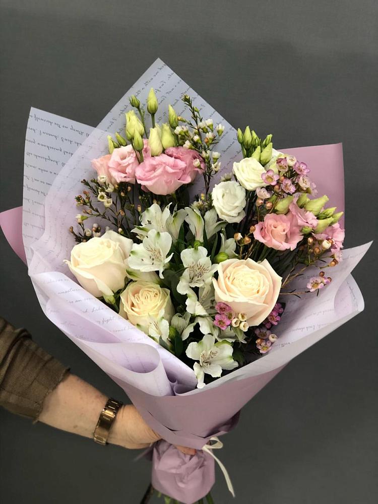 Букет цветов из: Альстромерии, Розы и Лизиантусы в Боровихе