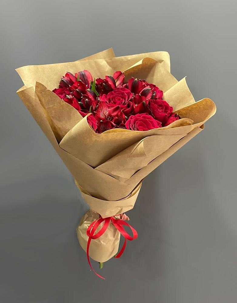 Букет цветов из: Альстромерии и Розы в Боровихе