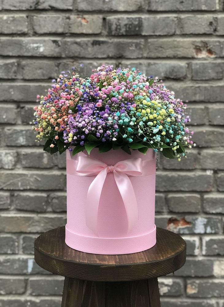 Цветочная композиция из Гипсофила и Розы в шляпной коробке в Боровихе