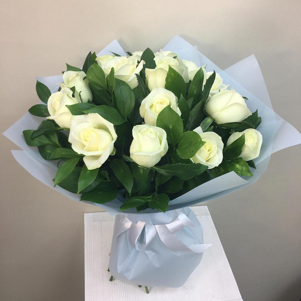 Букет 15 Белых роз Проуд в Боровихе