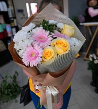 Букет цветов из:  Герберы, Розы и Хризантемы в Боровихе