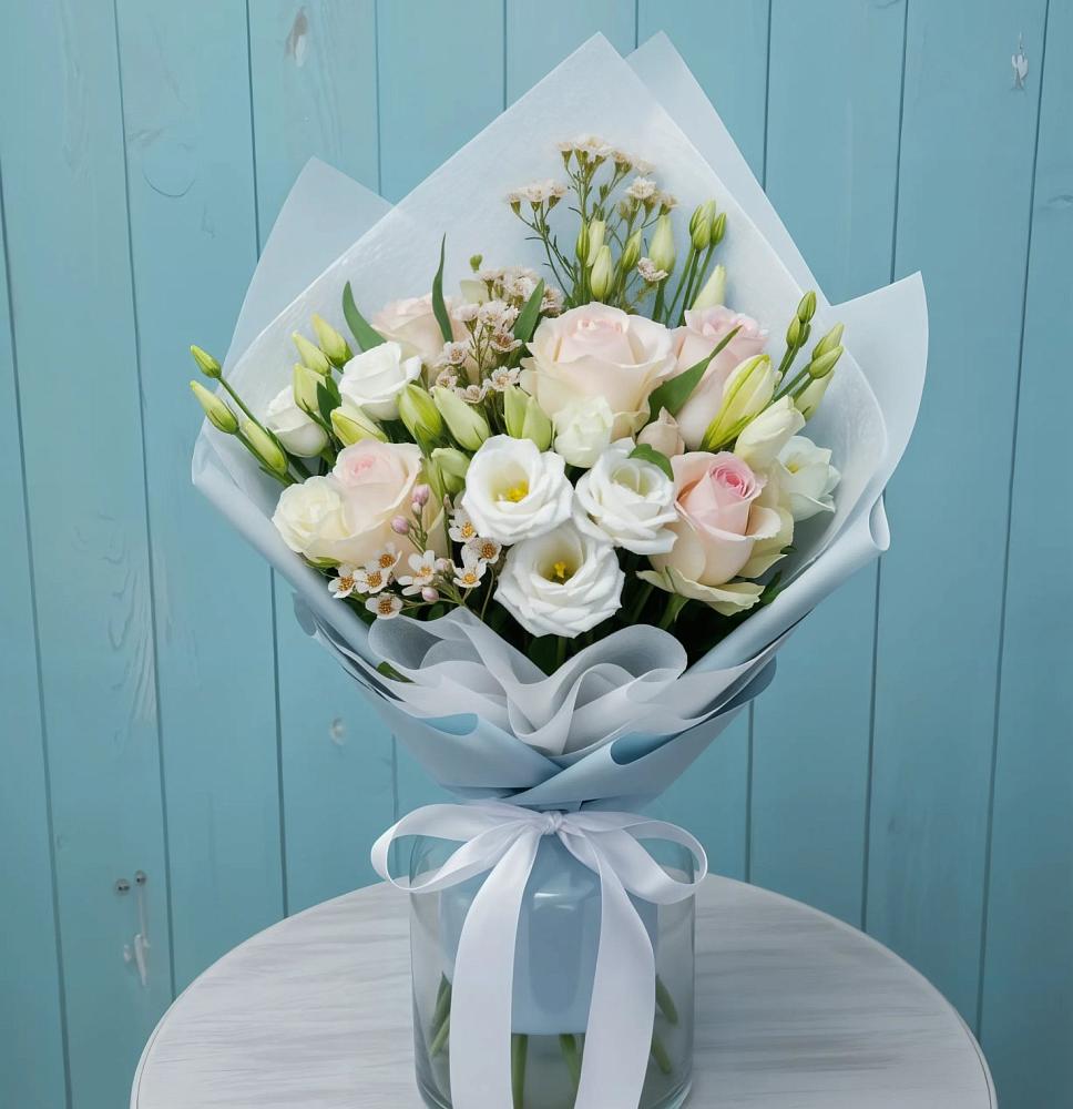 Букет цветов из: Розы и Лизиантусы в Боровихе