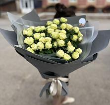 Букет Белые кустовые розы Солинеро в Боровихе