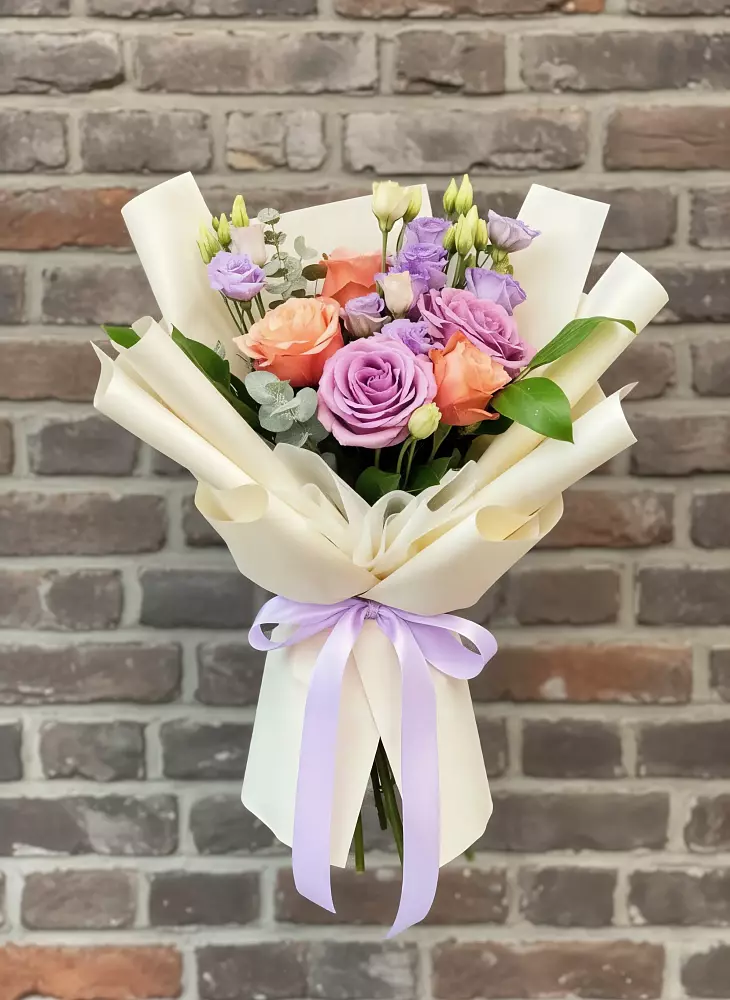 Букет цветов из: Лизиантусы и Розы в Боровихе