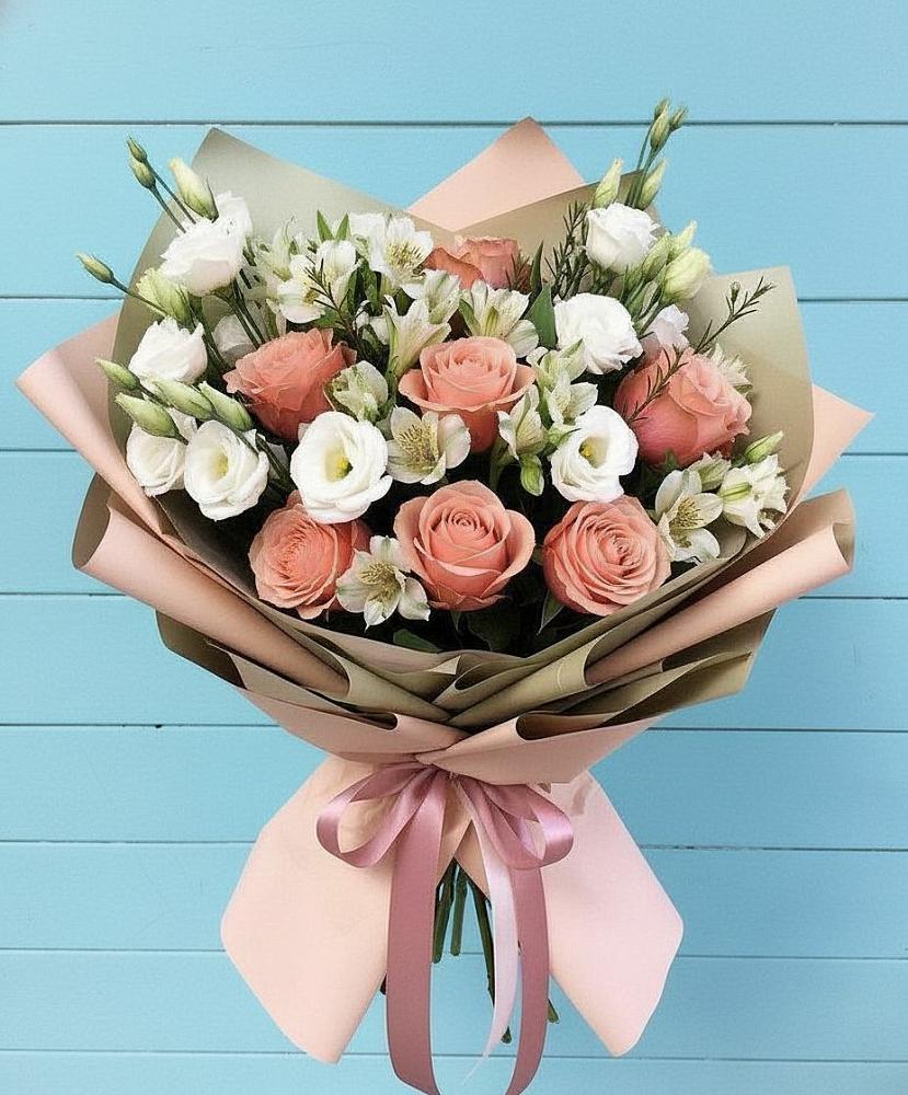 Букет цветов из: Розы, Альстромерии и Лизиантусы в Боровихе