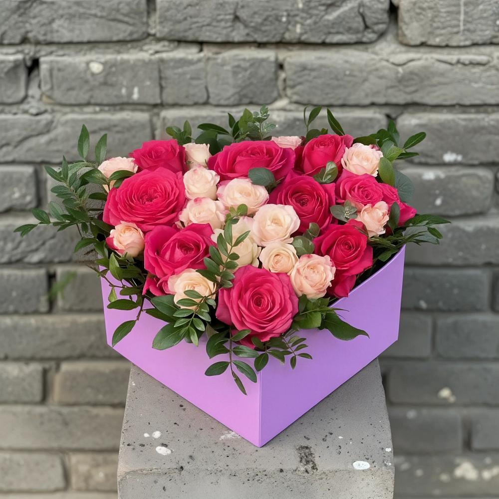 Цветочная композиция из Розы в коробке в Боровихе