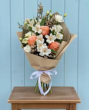Букет цветов из:  Альстромерии, Лизиантусы, Розы и Хризантемы #REPLACE_PRED# Боровихе