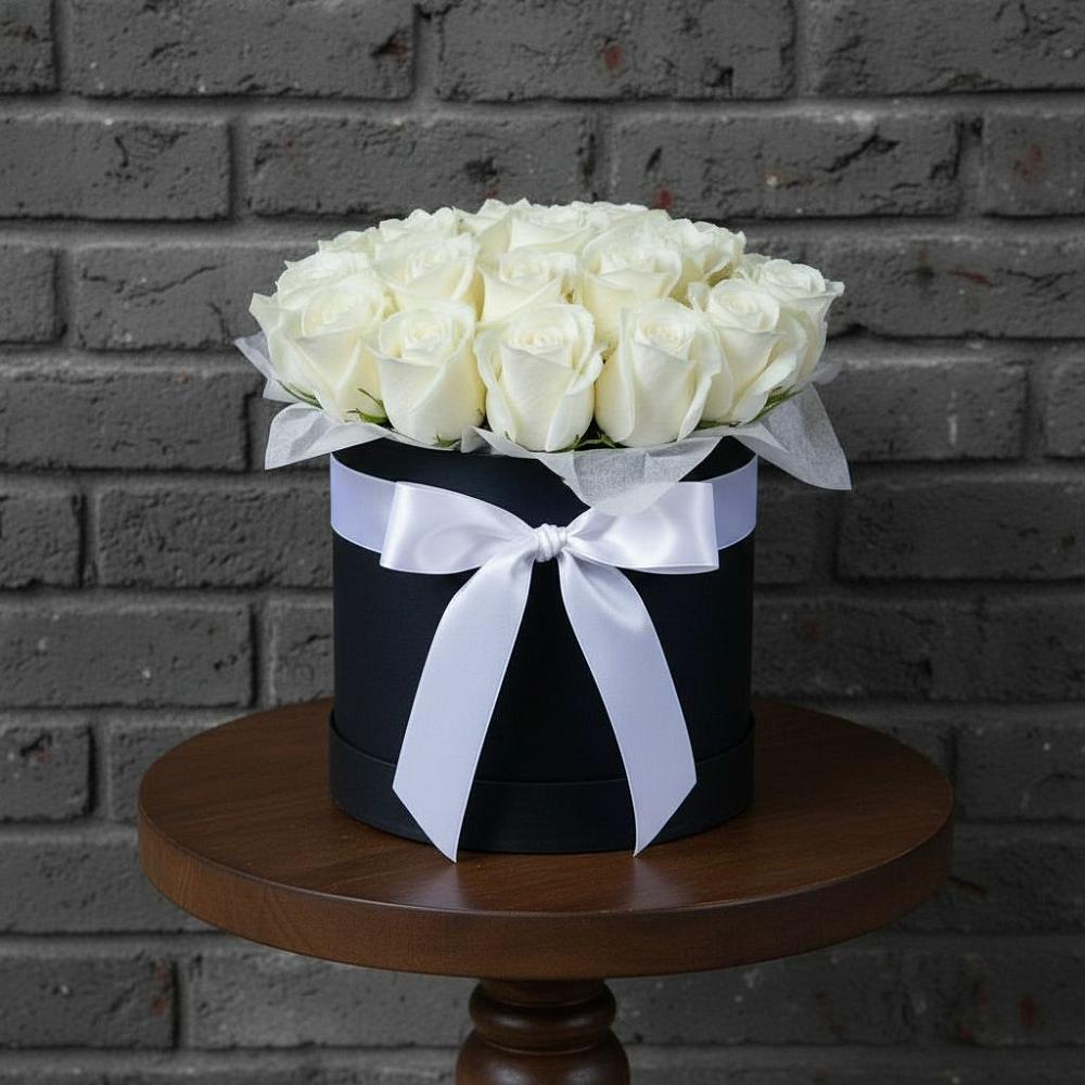 Цветочная композиция из Розы в шляпной коробке в Боровихе