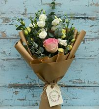 Букет цветов из:  Розы и Лизиантусы в Боровихе