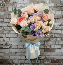 Букет цветов из:  Розы, Лизиантусы и Гвоздики в Боровихе